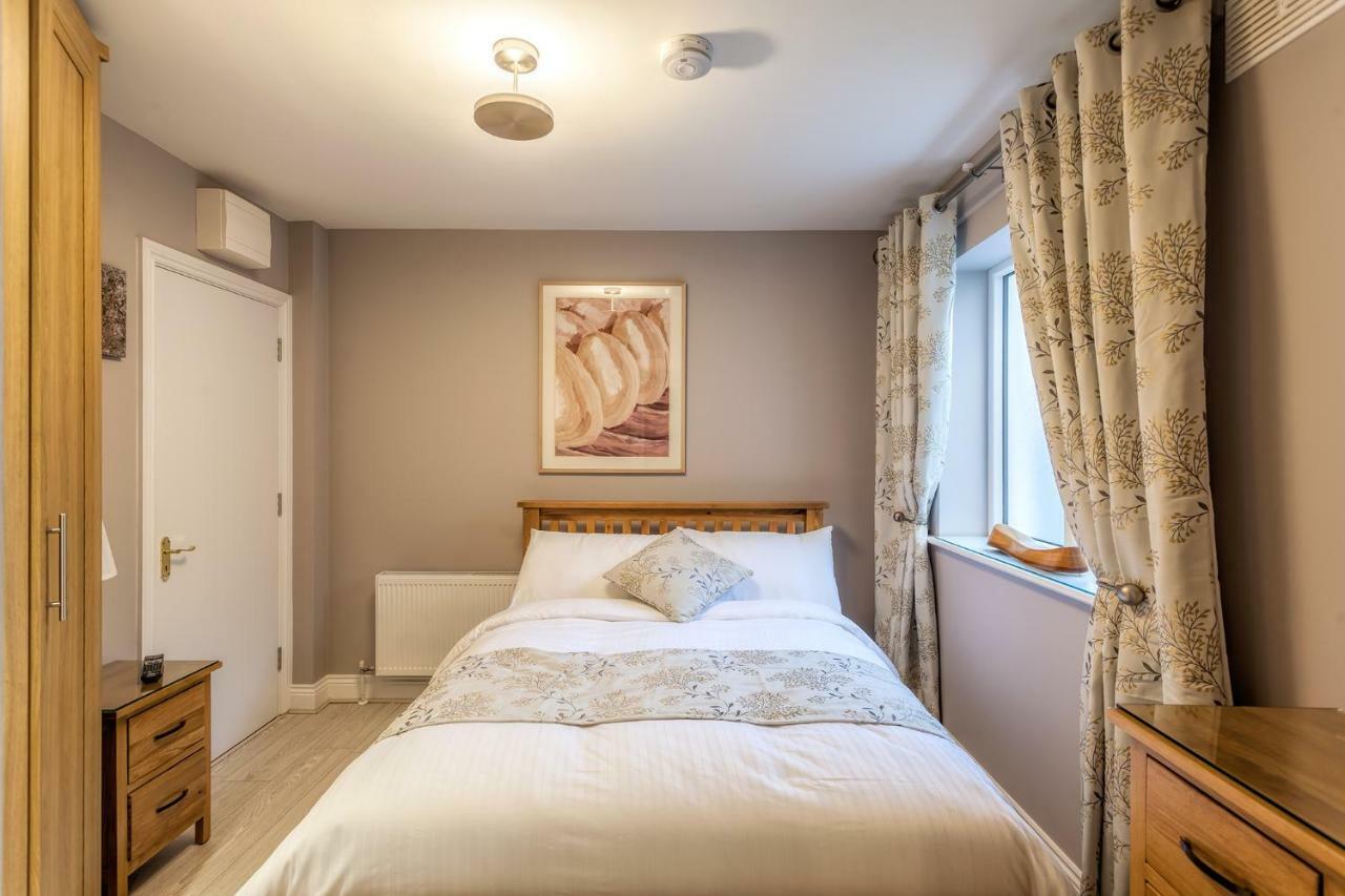 Tintawn House Hotel Sandyford Luaran gambar